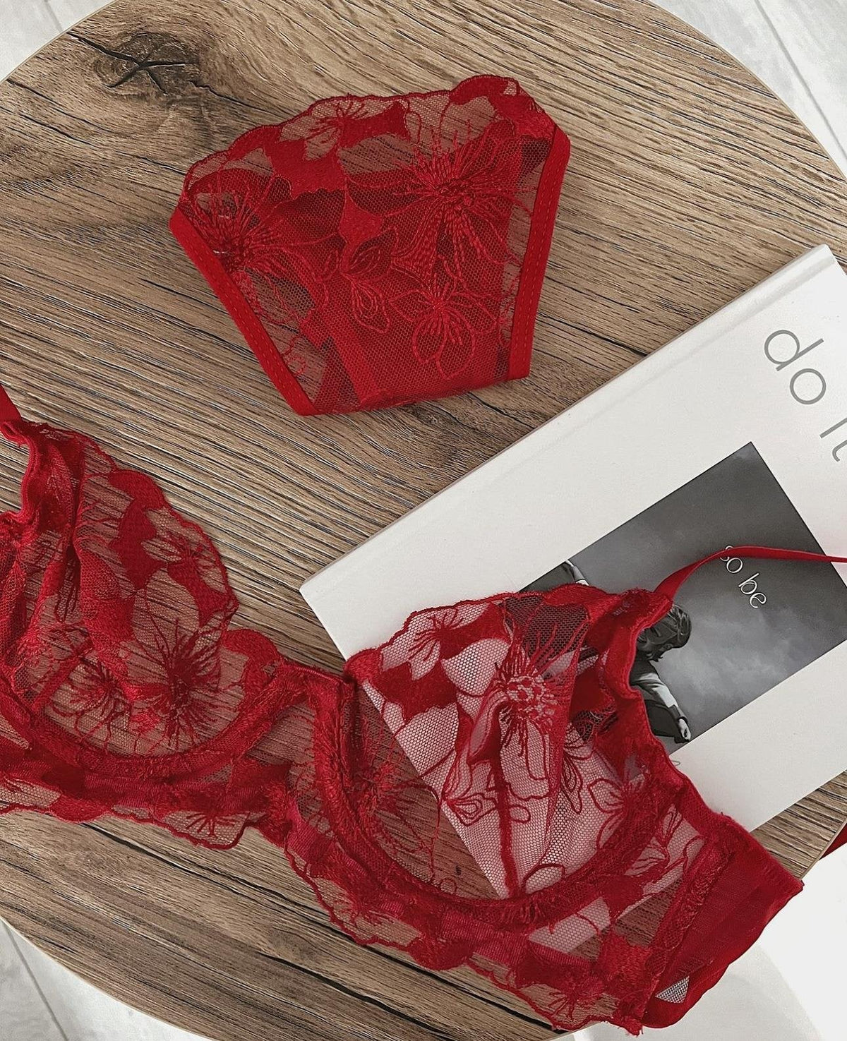 Cicek desenli kirmizi takim 1 9204_21a502a2 90f1 4f35 b0a3 66d3cae41020