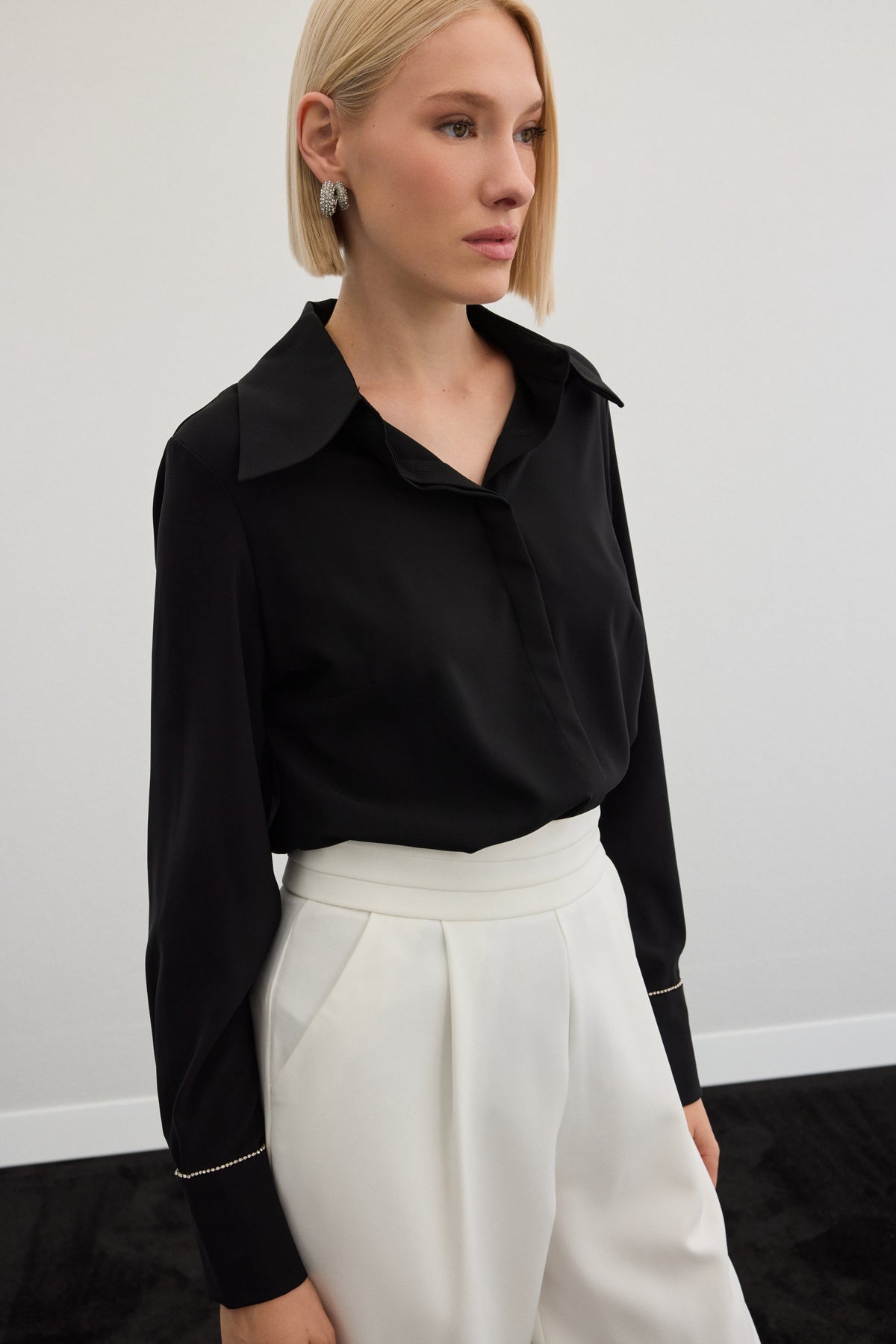Classic Shirt with Accessories - Black