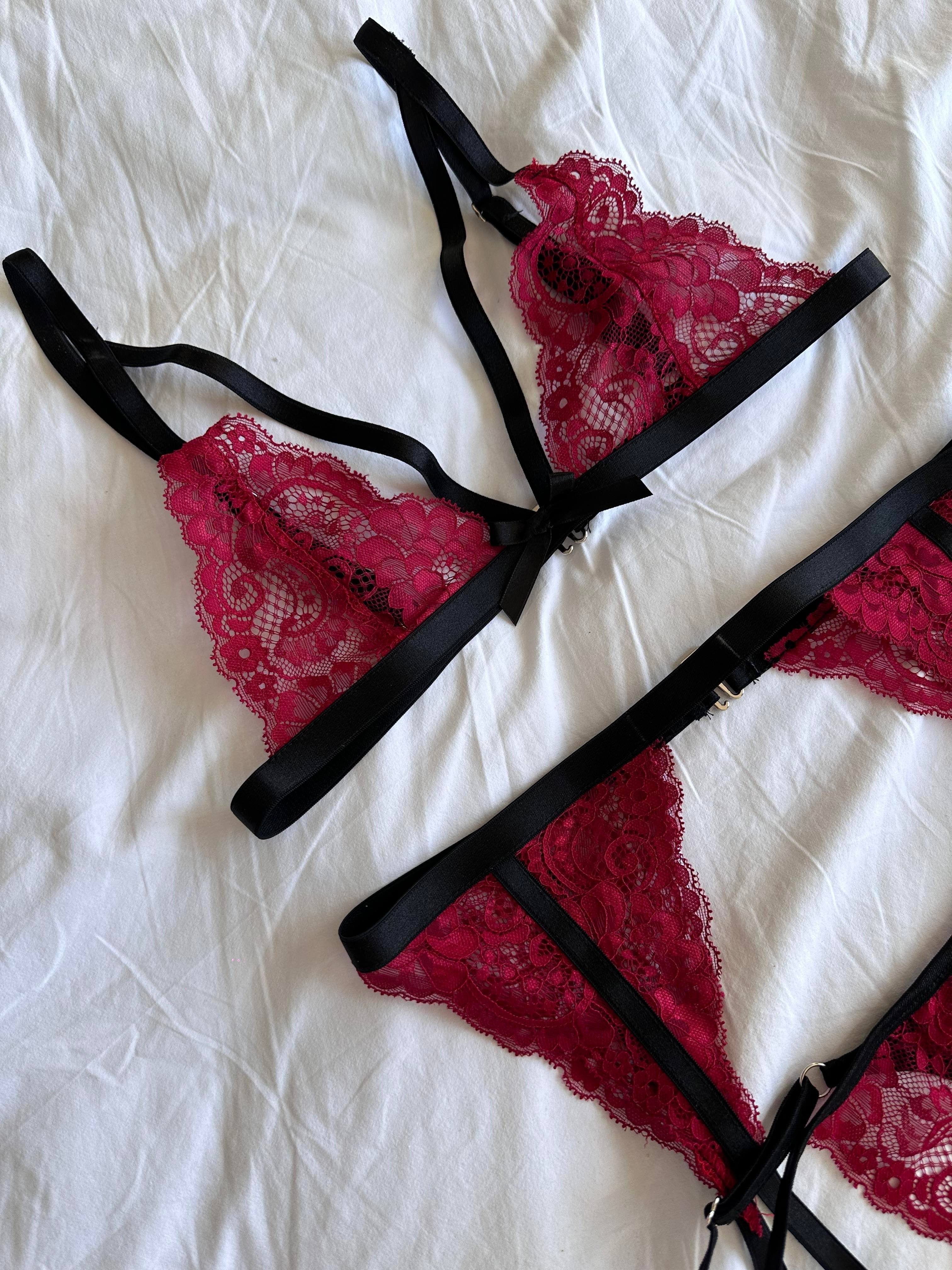 Burgundy Elastic Garter Set