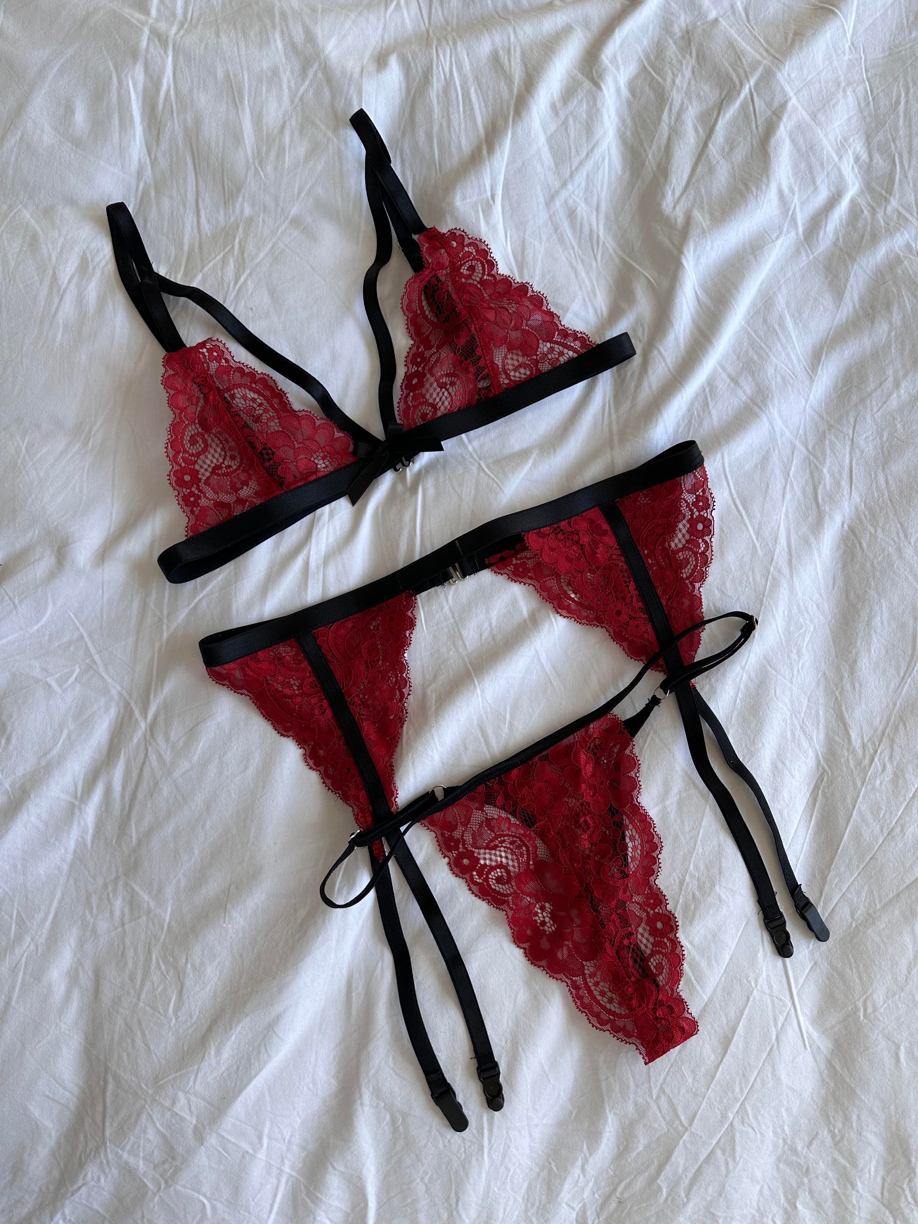 Burgundy Elastic Garter Set