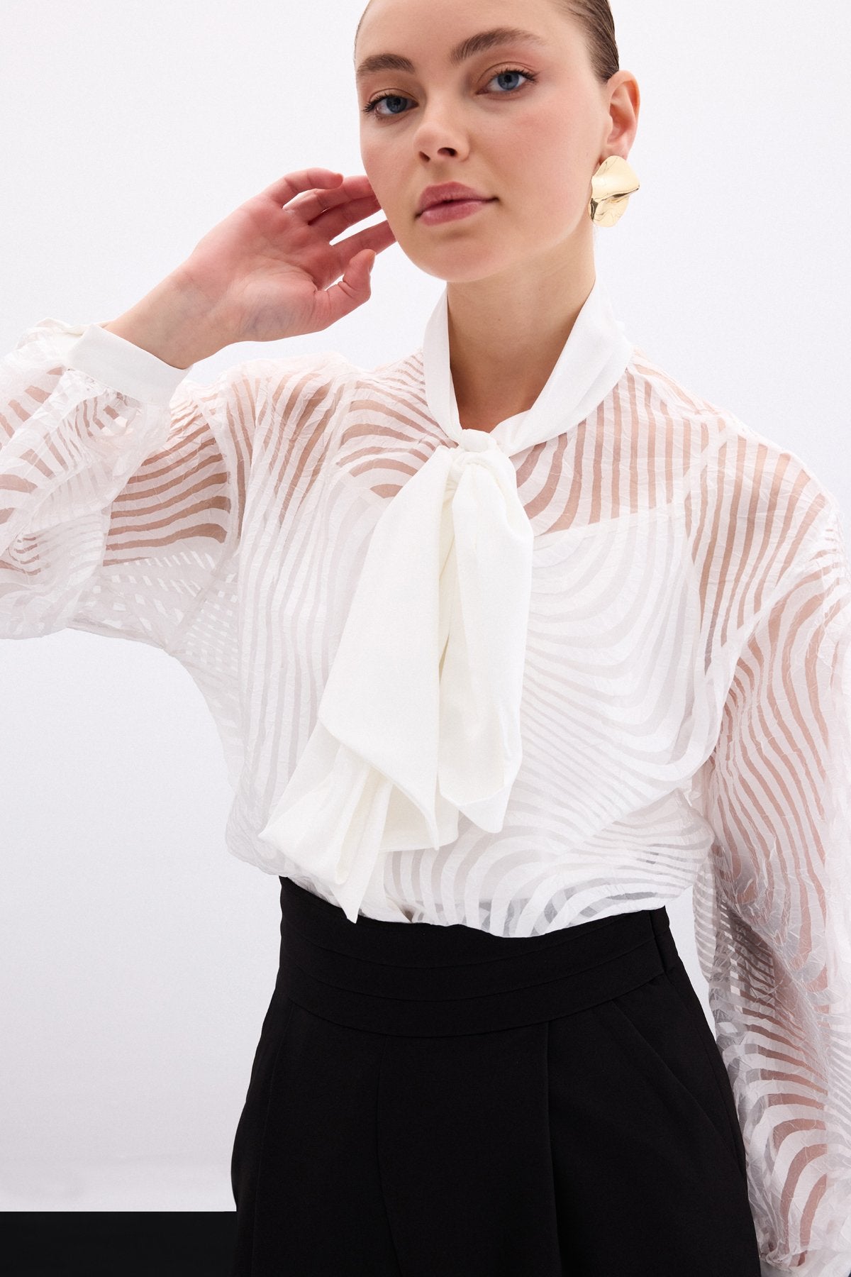 Scarf Zebra Pattern Shirt - Ecru