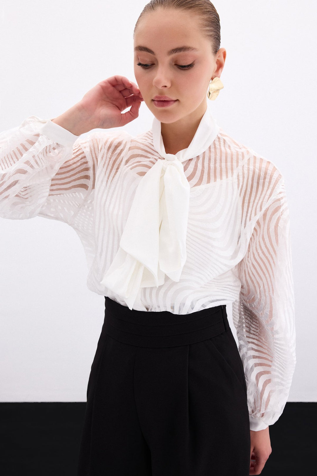 Scarf Zebra Pattern Shirt - Ecru