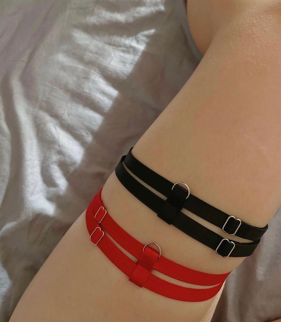 Red Leg Garter - Sensual Accessory